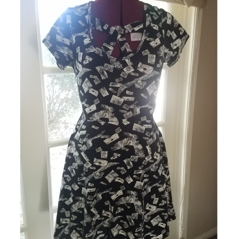 Hot Topic Harry Potter Hogwarts Letter Dress